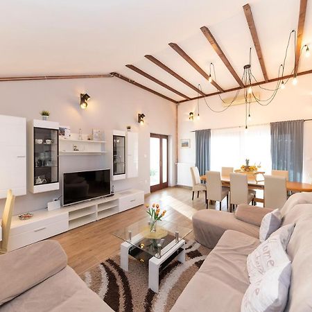 Apartman Lana 比奥格勒·纳·莫鲁 外观 照片