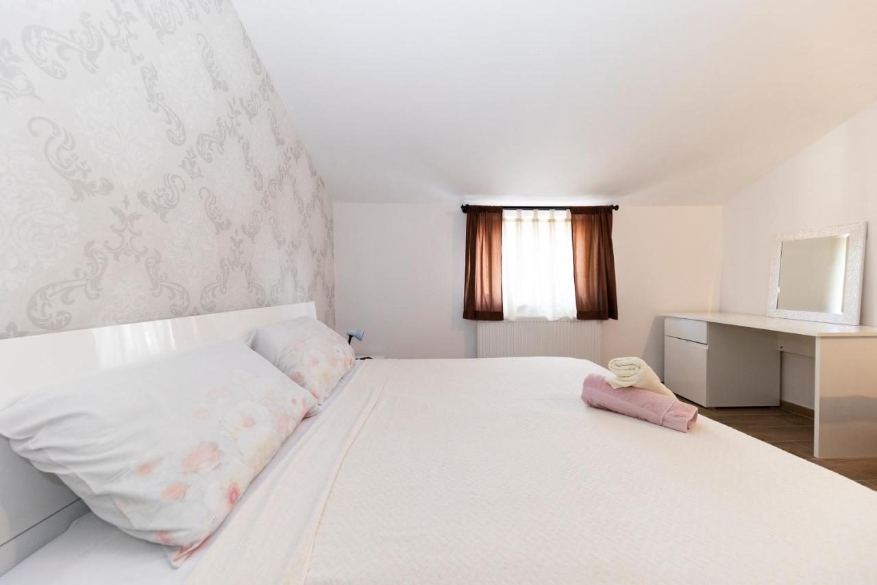 Apartman Lana 比奥格勒·纳·莫鲁 外观 照片