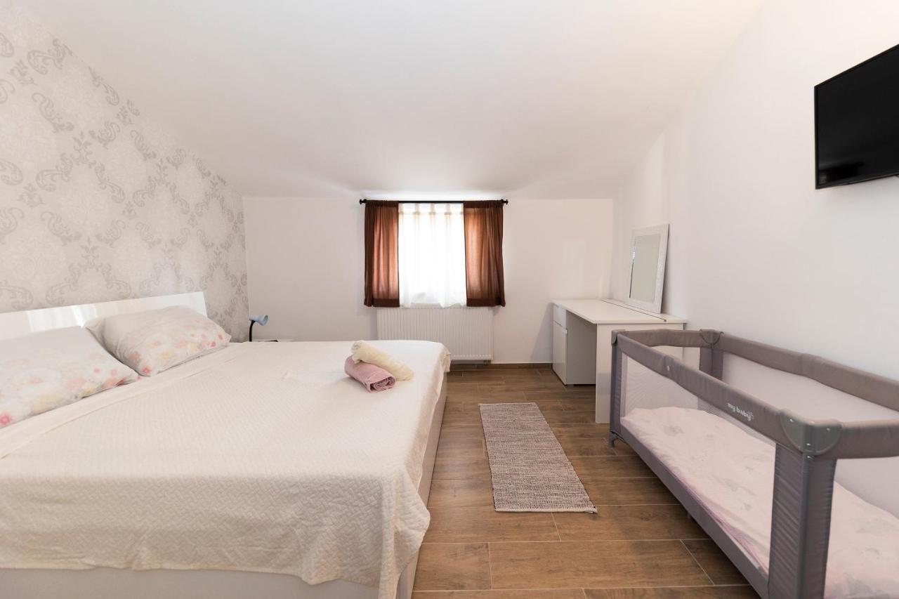 Apartman Lana 比奥格勒·纳·莫鲁 外观 照片