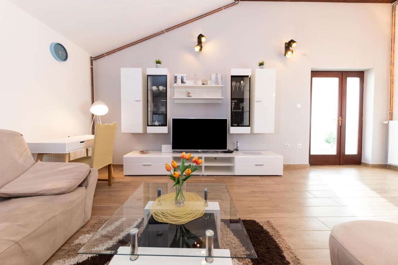 Apartman Lana 比奥格勒·纳·莫鲁 外观 照片